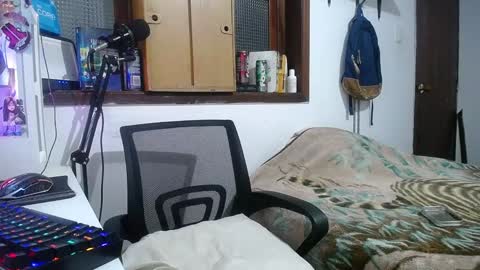 Esteban online show from 02-08-25, 07:37