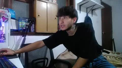 Esteban online show from 02-11-25, 03:18