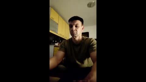 Snapshot of eskotorman chatting on 12-17-25, 11:11 eskotorman online show from 12-17-25, 11:11