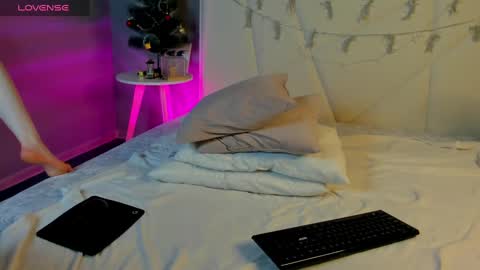 Esme Runn online show from 01-15-25, 10:27