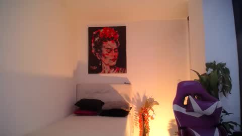 Esmeralda online show from 10-28-25, 08:33