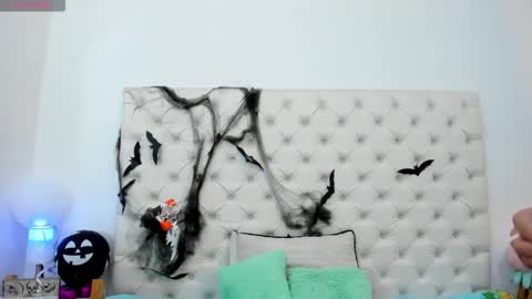 esmeralda  online show from 10-30-25, 03:35