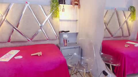 Snapshot of esmeralda_feerrer chatting on 10-30-25, 05:13 esmeralda online show from 10-30-25, 05:13