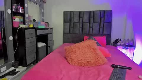 Perla online show from 12-19-25, 08:21