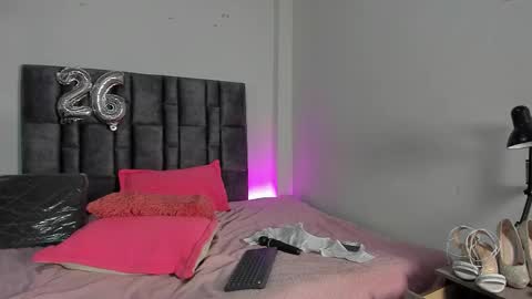 Perla online show from 02-28-26, 05:41