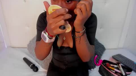 Snapshot of esmeraldanyx chatting on 09-14-25, 01:54 esmeraldanyx online show from 09-14-25, 01:54