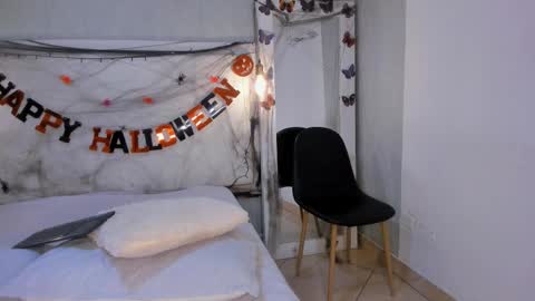 Snapshot of esmeraldanyx chatting on 10-28-25, 10:23 esmeraldanyx online show from 10-28-25, 10:23