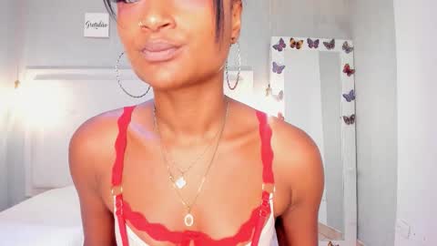 Snapshot of esmeraldanyx chatting on 11-18-25, 08:57 esmeraldanyx online show from 11-18-25, 08:57