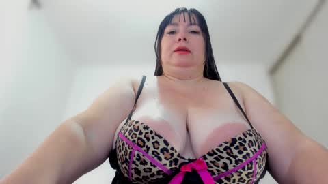 Esmeralda online show from 12-19-24, 12:45