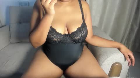 Esme online show from 10-09-25, 11:36