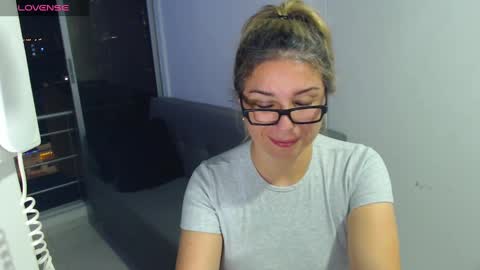 Snapshot of esperanza86_ chatting on 12-10-24, 03:30 Juliana online show from 12-10-24, 03:30