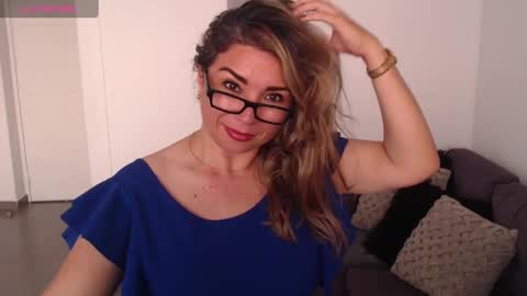 Snapshot of esperanza86_ chatting on 12-29-24, 10:36 Juliana online show from 12-29-24, 10:36