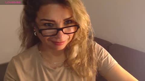Snapshot of esperanza86_ chatting on 01-01-25, 07:20 Juliana online show from 01-01-25, 07:20