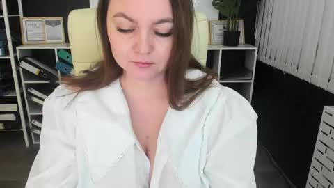 Ava online show from 11-17-25, 01:44