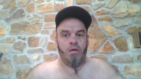 Snapshot of essensualelf chatting on 09-13-25, 01:49 Essensual Elf online show from 09-13-25, 01:49