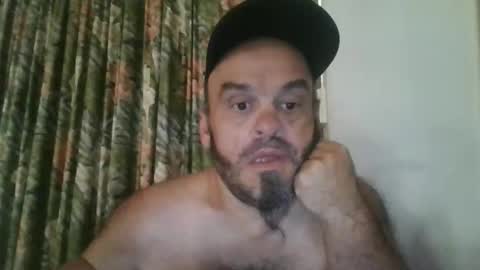 Snapshot of essensualelf chatting on 09-19-25, 11:38 Essensual Elf online show from 09-19-25, 11:38