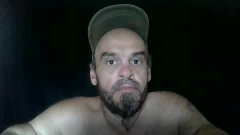Snapshot of essensualelf chatting on 10-21-25, 01:06 Essensual Elf online show from 10-21-25, 01:06