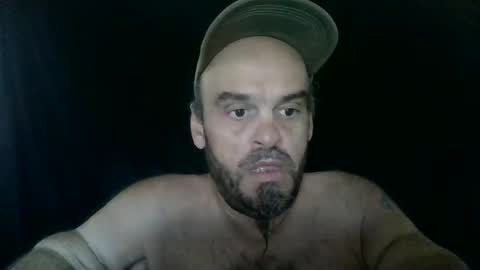 Snapshot of essensualelf chatting on 10-22-25, 12:22 Essensual Elf online show from 10-22-25, 12:22