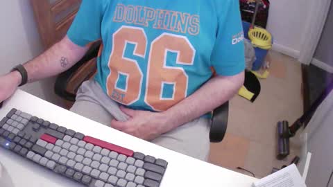 Snapshot of essex_wild chatting on 11-14-25, 09:02 Morph online show from 11-14-25, 09:02