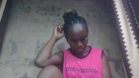 estanie online show from 10-10-25, 08:35