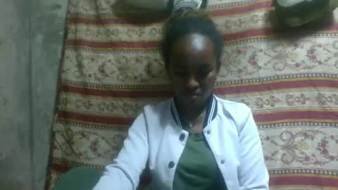 estanie online show from 10-13-25, 08:42