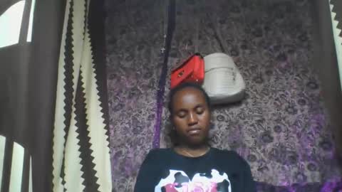 estanie online show from 10-17-25, 07:38