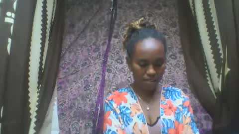 estanie online show from 10-24-25, 08:11