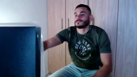 Snapshot of esteban_fer chatting on 02-04-25, 02:43 Esteban Fernandez online show from 02-04-25, 02:43