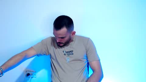 Snapshot of esteban_fer chatting on 02-12-25, 08:38 Esteban Fernandez online show from 02-12-25, 08:38