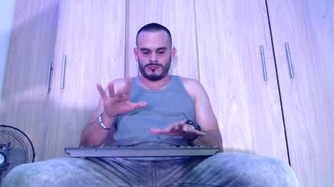 Snapshot of esteban_fer chatting on 03-04-25, 05:00 Esteban Fernandez online show from 03-04-25, 05:00