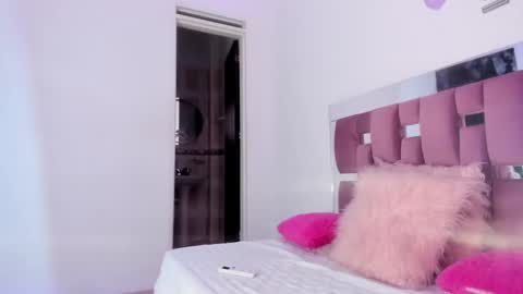 Esteban Reyes  independent model online show from 12-20-25, 01:51