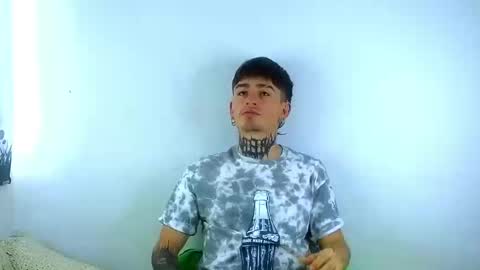 Snapshot of estebanchar_ chatting on 03-06-25, 02:40 Esteban independent model online show from 03-06-25, 02:40