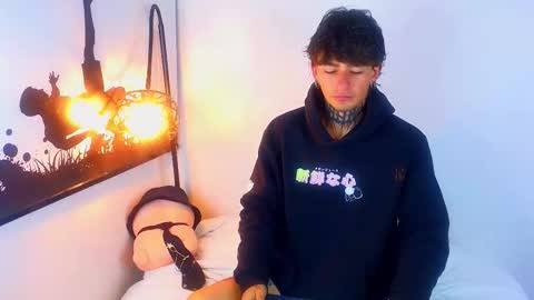 Snapshot of estebanchar_ chatting on 09-16-25, 10:16 Esteban independent model online show from 09-16-25, 10:16