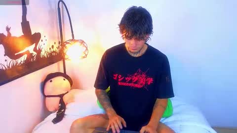 Snapshot of estebanchar_ chatting on 09-17-25, 07:32 Esteban independent model online show from 09-17-25, 07:32