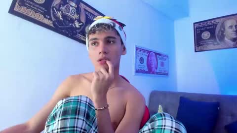 Esteban online show from 12-24-24, 12:22