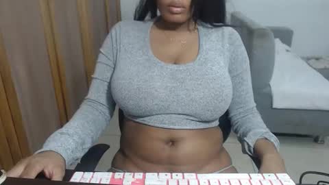 estefania_starlovee online show from 01-18-26, 11:08