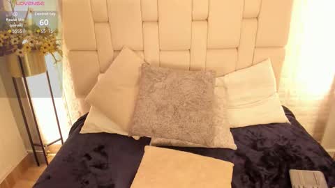 Snapshot of estefanyy_ chatting on 03-25-26, 03:56 estefany online show from 03-25-26, 03:56