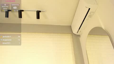 Snapshot of estefanyy_ chatting on 03-27-26, 08:26 estefany online show from 03-27-26, 08:26