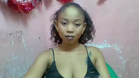 estelah20 online show from 12-17-25, 05:08