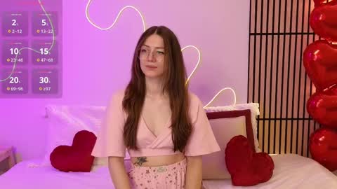 Ester online show from 02-11-25, 12:17