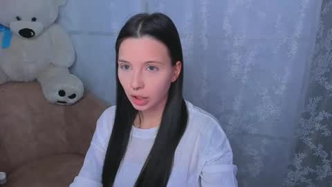 Ester online show from 11-19-25, 09:48