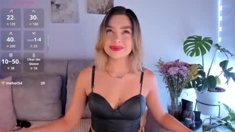 Snapshot of estercollins_ chatting on 09-13-25, 07:24 Is secret online show from 09-13-25, 07:24