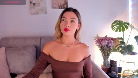 Snapshot of estercollins_ chatting on 09-16-25, 07:15 Is secret online show from 09-16-25, 07:15