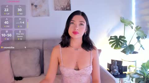 Snapshot of estercollins_ chatting on 10-24-25, 07:21 Is secret online show from 10-24-25, 07:21