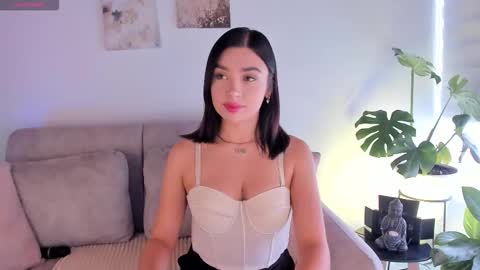 Snapshot of estercollins_ chatting on 10-30-25, 08:20 Is secret online show from 10-30-25, 08:20