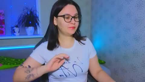 EsterPlayful online show from 11-28-25, 08:50