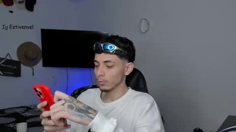 Snapshot of estivenvel chatting on 10-11-25, 12:26 estivenvel online show from 10-11-25, 12:26