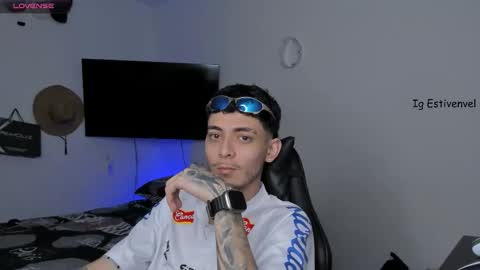 Snapshot of estivenvel chatting on 10-12-25, 03:55 estivenvel online show from 10-12-25, 03:55