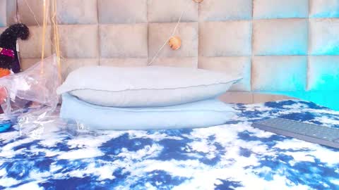 Estrella online show from 10-31-25, 11:55