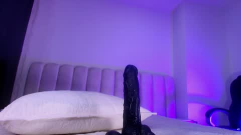 Estrella online show from 11-10-25, 12:37